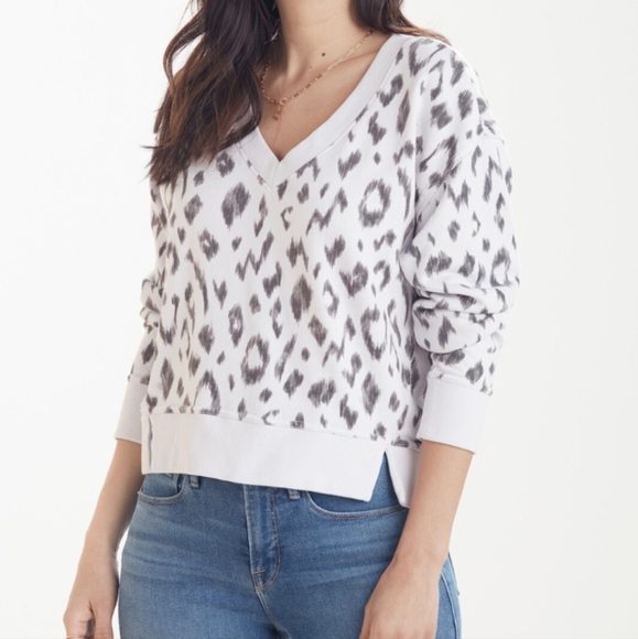 Michael Stars Lavender Camila Ikat V Neck Sweater/Sweatshirt Size Medium - Picture 1 of 11